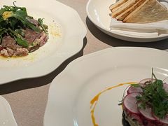 生牛肉塔塔配牛油果酱-Solo(衡山路店)