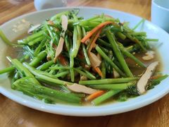 水芹炒豆干-双塔老饭店