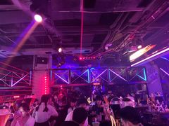 -UP嘻哈酒吧(粉巢店)
