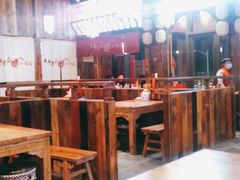 大堂-先启半步颠小酒馆(白麓里店)