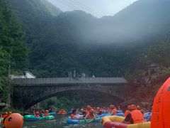 -安吉龙王山峡谷漂流