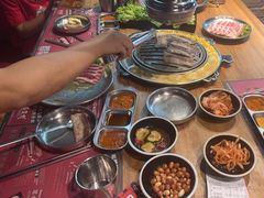 -青瓦炭韩潮烤肉(花园道店)