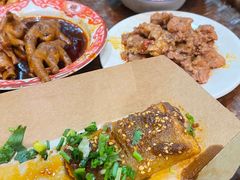 -爆炸头阿姨小四川正宗川味小吃(无任何分店)