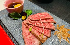 Semi-Rare Grilled Beef Short Ribs