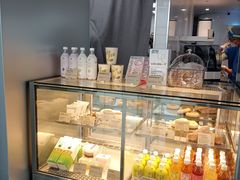 面包甜点陈列柜-喜茶(广州白云机场T2出发厅店)
