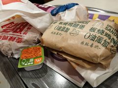 -麦当劳(轻轨曹杨路店)
