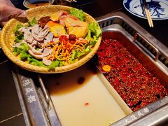 招牌凤凰投胎汤底锅底-大隐·成都火锅Bistro(合生麒麟新天地店)