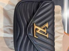 -小飞侠奢侈品回收 寄卖 养护(宝山宝龙广场店)