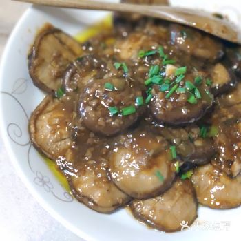 说起来是素鲍鱼，其实就根本没有鲍鱼，只有形态神似而已