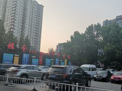 -翠微牡丹园停车场