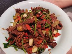 小炒黄牛肉-东北风(平江万达店)