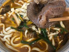 精选酸菜牛腱子面-陈八两面家(华孚写字楼店)