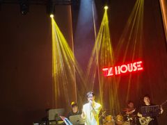 -TZ House音乐现场(来福士中心店)