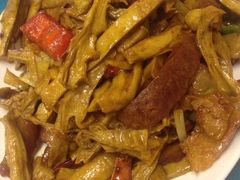 笋干炒腊肉-红鼻子桂林米粉(金唐新光界店)