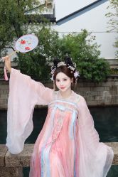 -一揽芳华汉服旗袍体验馆(拙政园店)