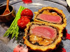 惠灵顿牛排-弦月窗LUNETTE BY AMANDA(复兴路店)