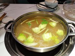 牛骨熬苦瓜黄豆汤-牛鲜胜·潮汕牛肉自助火锅(番禺市桥店)