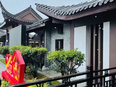 -慈城服务区-停车场