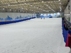 -乔波室内滑雪场