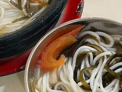 -刚砂锅鸡丝米线