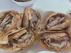 -洪峰浩老北京烧饼夹肉(角门路店)
