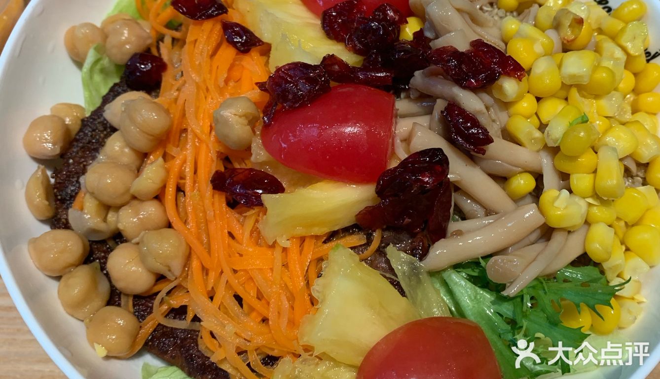 这是第一次吃四季轻食，之前伙伴对他家的评价又好又不好