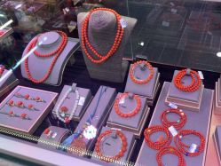 -灵彩珠宝(朗香街店)