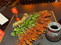 -何师烧烤Pro ·江湖川菜·小龙虾·精酿啤酒(太古里旗舰店)