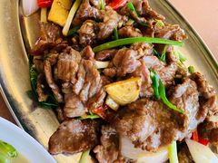 姜葱炒牛肉-炳哥美食