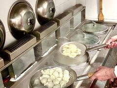 -乡府肉丁水饺(环山路店)