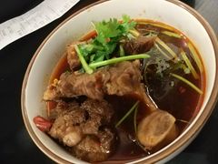 香辣牛骨-贡梅老面馆·蟹粉面·无锡特色小吃(南长街主推店)