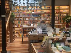 -猫的天空之城概念书店(杭州南宋御街店)