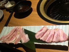 黑毛猪两种拼盘-炼火烤肉店