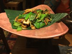 包烧野生牛肝菌-云海肴·汽锅鸡·云南代表菜(天山百盛优客店)