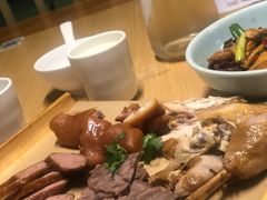 -关东小磨东北菜(上海长风大悦城店)