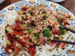 -歹歹的加个面过油肉拌面