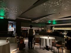 -左庭右院鲜牛肉火锅黑金店(陆家嘴中心店)