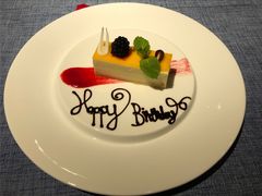 苏黎世白巧克力百香果蛋糕-弦月窗LUNETTE BY AMANDA(复兴路店)