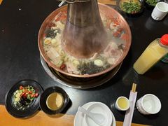 -果松木炭酸菜铜火锅·外婆参鸡汤