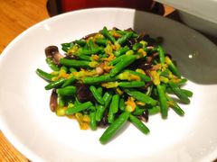 鸡枞菌炒乳瓜-壹零捌道·北京烤鸭(车公庄店)
