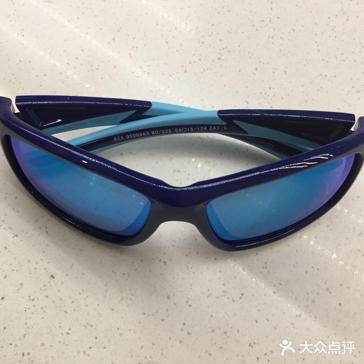 春暖花开 阳光明媚️ 儿童男款 运动系列太阳镜上新咯