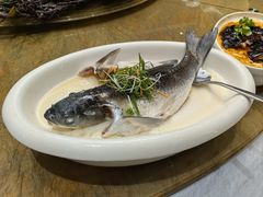 油盐蒸山溪鲩鱼-邑家人·山水四合院
