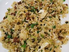 牛肉菘酸菜炒饭-六婶西关小厨(光塔路店)