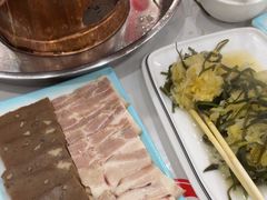 -一口猪海鲜浑锅·东北家常菜