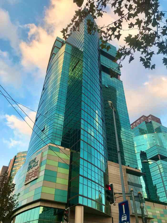 虹桥南丰城-"不错的购物中心,娱乐休闲吃饭店家不少,周.