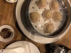 小笼包-TRIPLE 8 China Bar & Grill