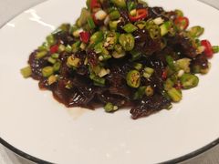 老虎菜拌海蜇头-沽上民肴·海鲜锅贴·天津菜(福州道鸿正家园店)