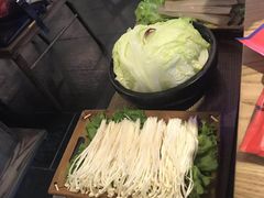 -尚尚仙·酸汤猪手·猪肚鸡火锅(华联万柳购物中心店)