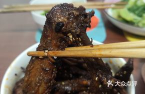 Bamboo-Flavored Fried Duck Wings