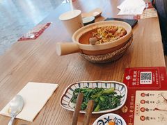 -煲仔皇腊味煲仔饭(经四万达店)